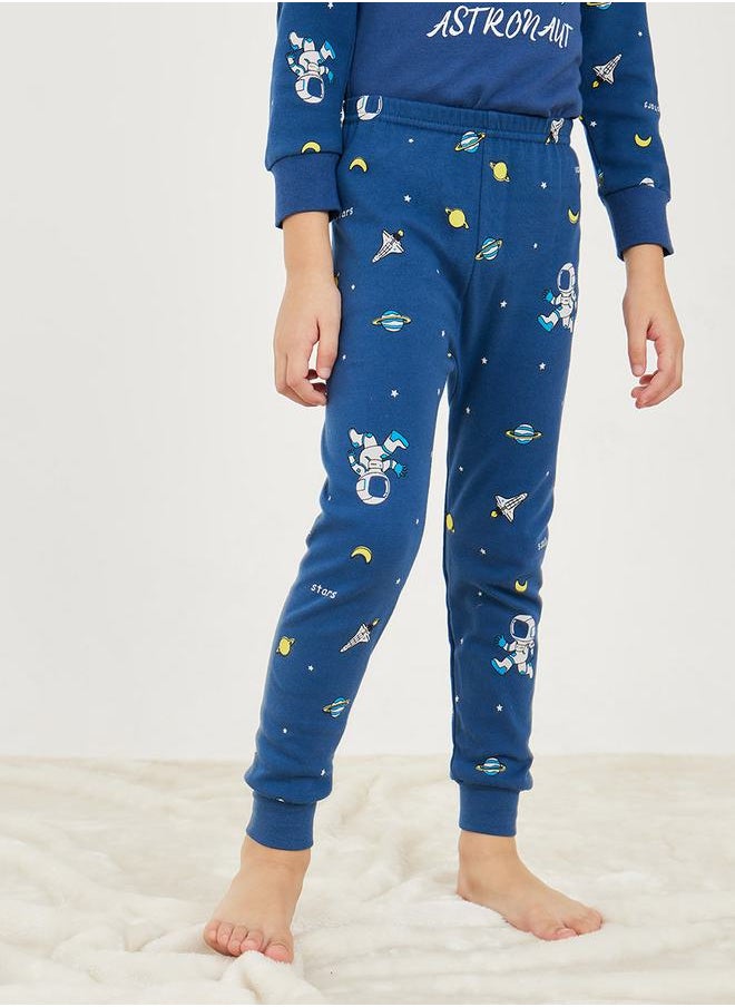 Astronaut Graphic Print T-Shirt & Pyjama Set - pzsku/ZA19EB34B67AFB6D2634DZ/45/_/1703249467/d7fb7532-f289-48cb-804b-4e85c22792ca