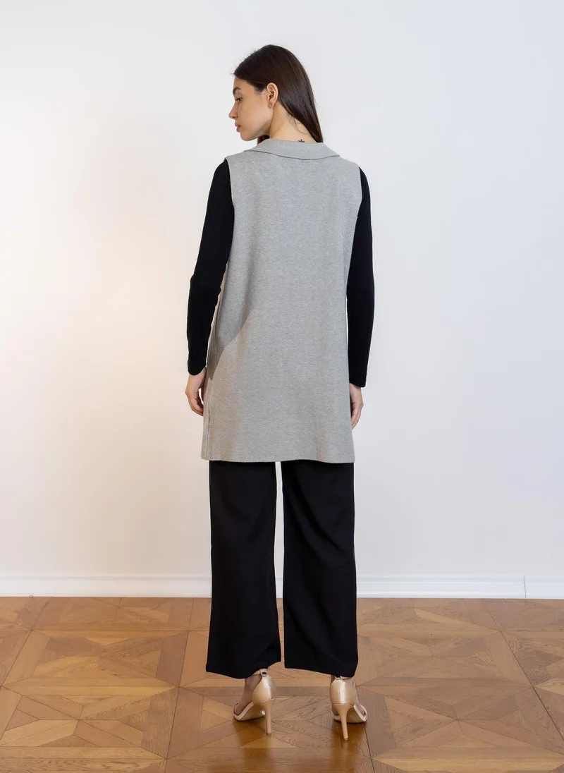 SHAPES SLEEVELESS KNIT CARDIGAN