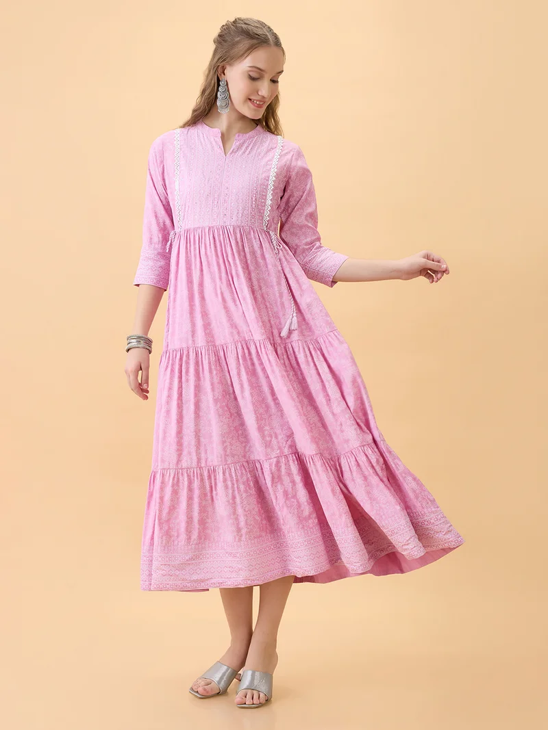 جلو باص Globus Women Pink Mandarin Collar Floral Print Fit and Flare Lace & Tie Up Detail Flared Hem Tiered Maxi Dress