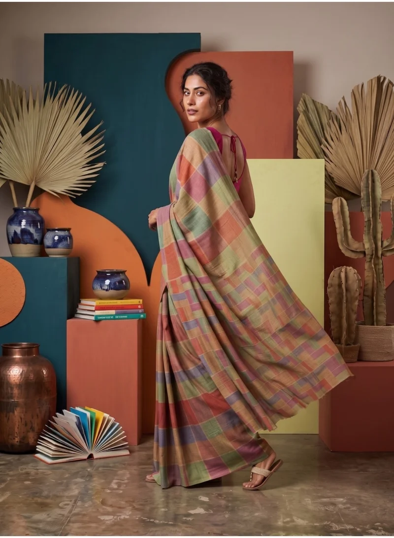 Nool  Mozaik Print Saree with Unstitched Blouse Material for Women | Best Price UAE