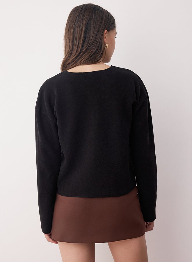 trendyol Black Soft Surface Button Crew Neck Knitted Jacket - Image 4