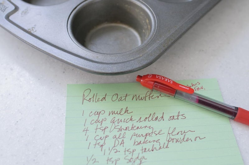 Zebra Pen Sarasa X20 Retractable Gel Ink Pens - 24 Pack with 20 Black, 2 Blue, and 2 Red Pens, 0.7mm Medium Point, Rapid Dry Ink - Image 5