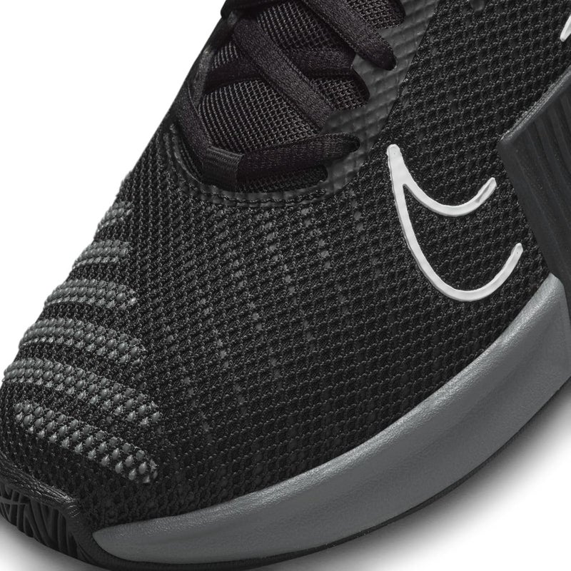 Nike حذاء نايك ميتكون 9 للنساء - Image 4