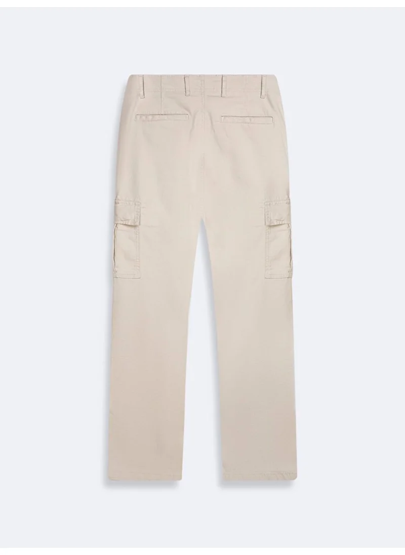 إل تي بي White Trousers