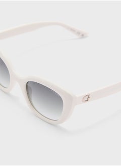 GUESS Cateye Sunglasses  - Image 4