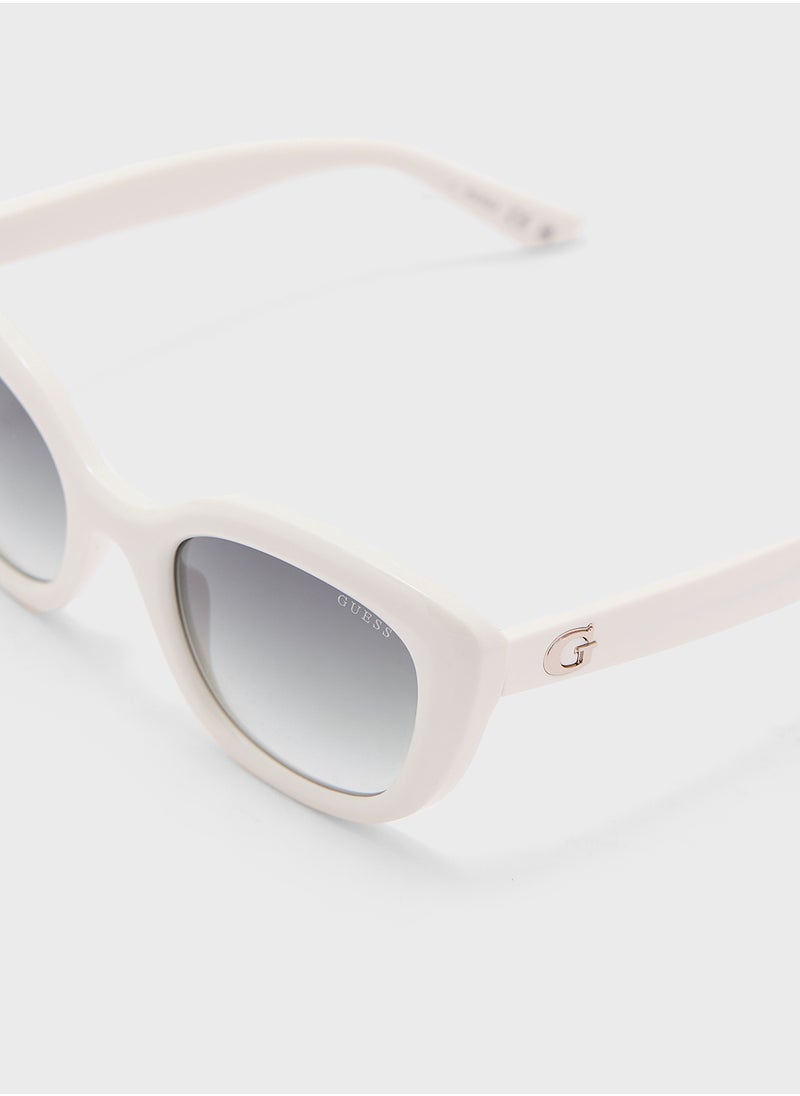GUESS Cateye Sunglasses  - Image 4