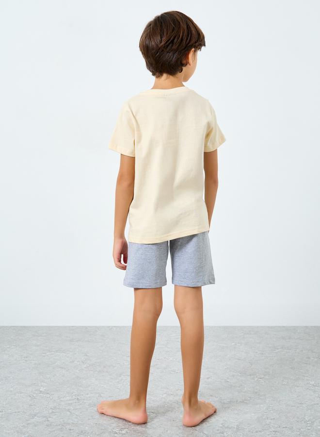 Styli Boys Mickey Mouse Print T-Shirt and Shorts Set - Image 4