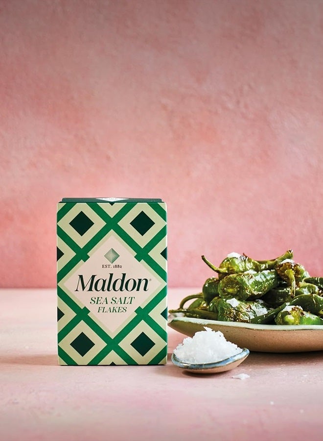 maldon Salt, Sea Salt Flakes, 8.5 oz (240 g), Kosher, Natural, Handcrafted, Gourmet, Pyramid Crystals (Packaging May vary) - Image 3