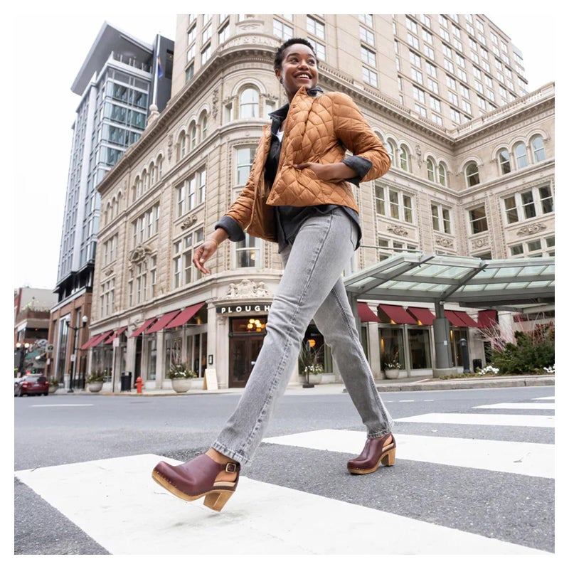 Dansko Sassy Stylish Upfront Closed Toe for Women - energy-return Footbed with Added Arch Support-Lightweight PU Outsole for Long-Lasting Wear - Great for All-Seasons Style Cordovan Milled 9.5-10 M US - Image 3