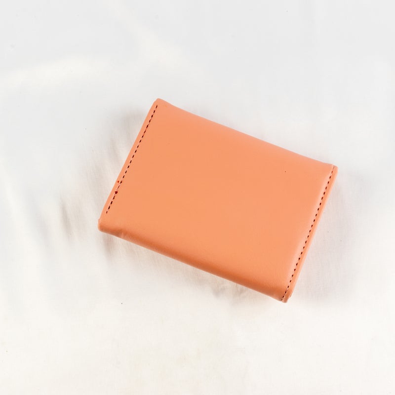 محفظة وحاملة بطاقات جلد بلاش بينك تحتوي على جيوب متعددة للنقود والبطاقات - Image 2