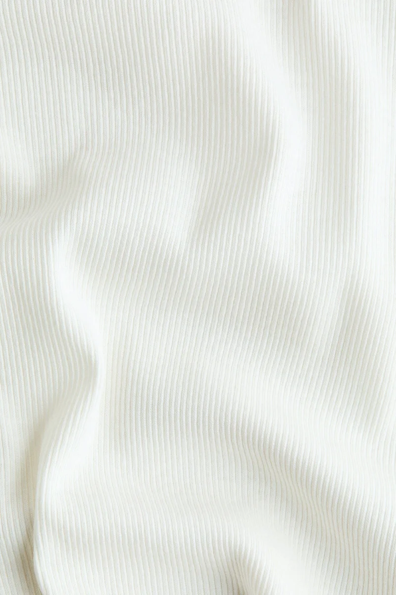 اتش اند ام تي-شيرت مرن بحبكة متشابكة