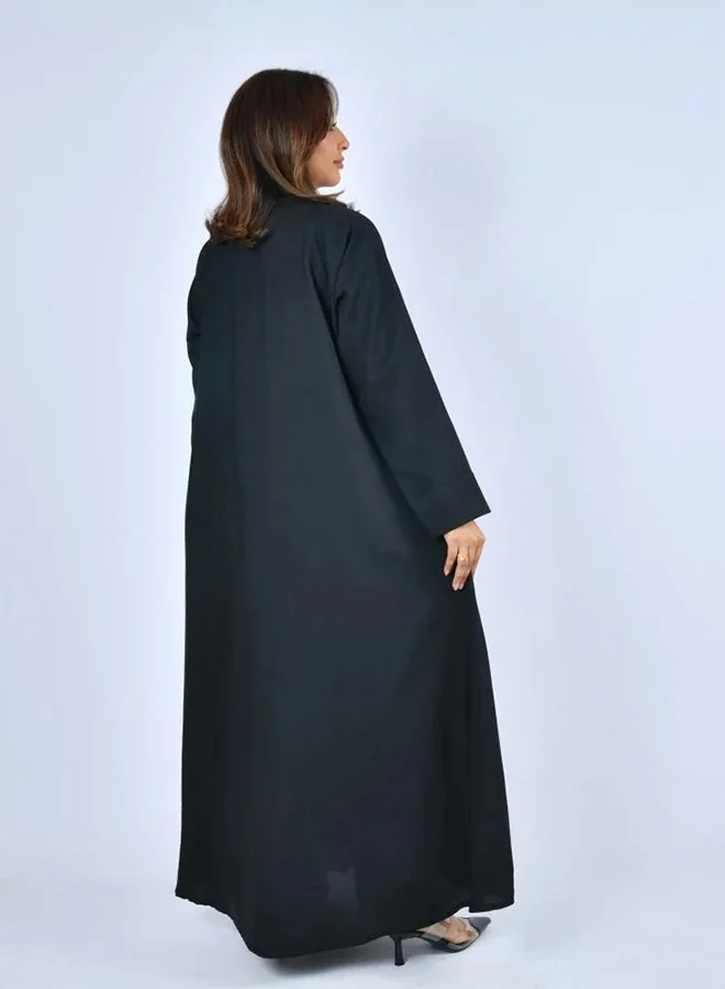 عبايات لمحة عباية عملية سوداء سادة مغلقة بطقطق