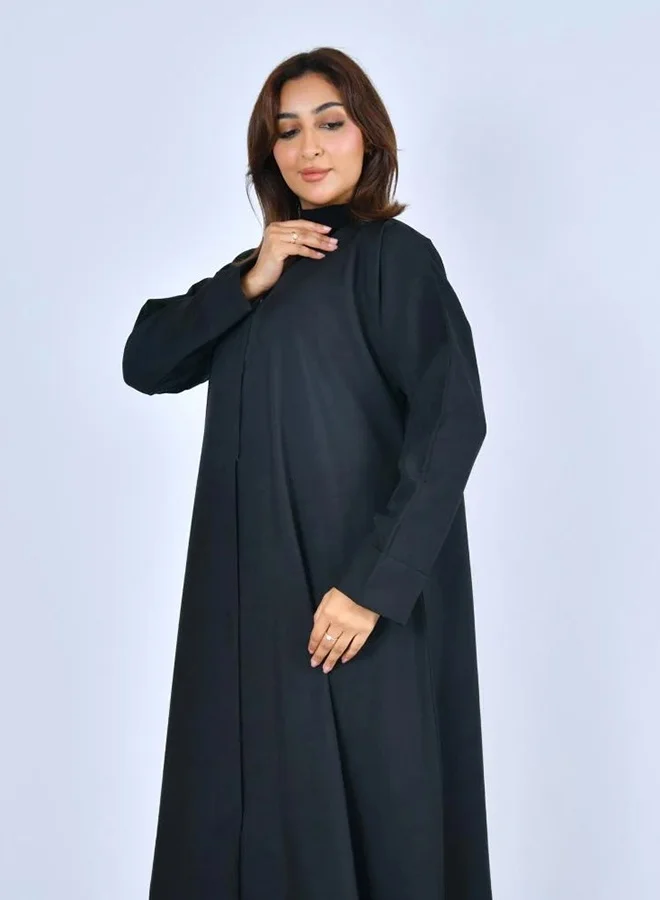 عبايات لمحة عباية عملية سوداء سادة مغلقة بطقطق