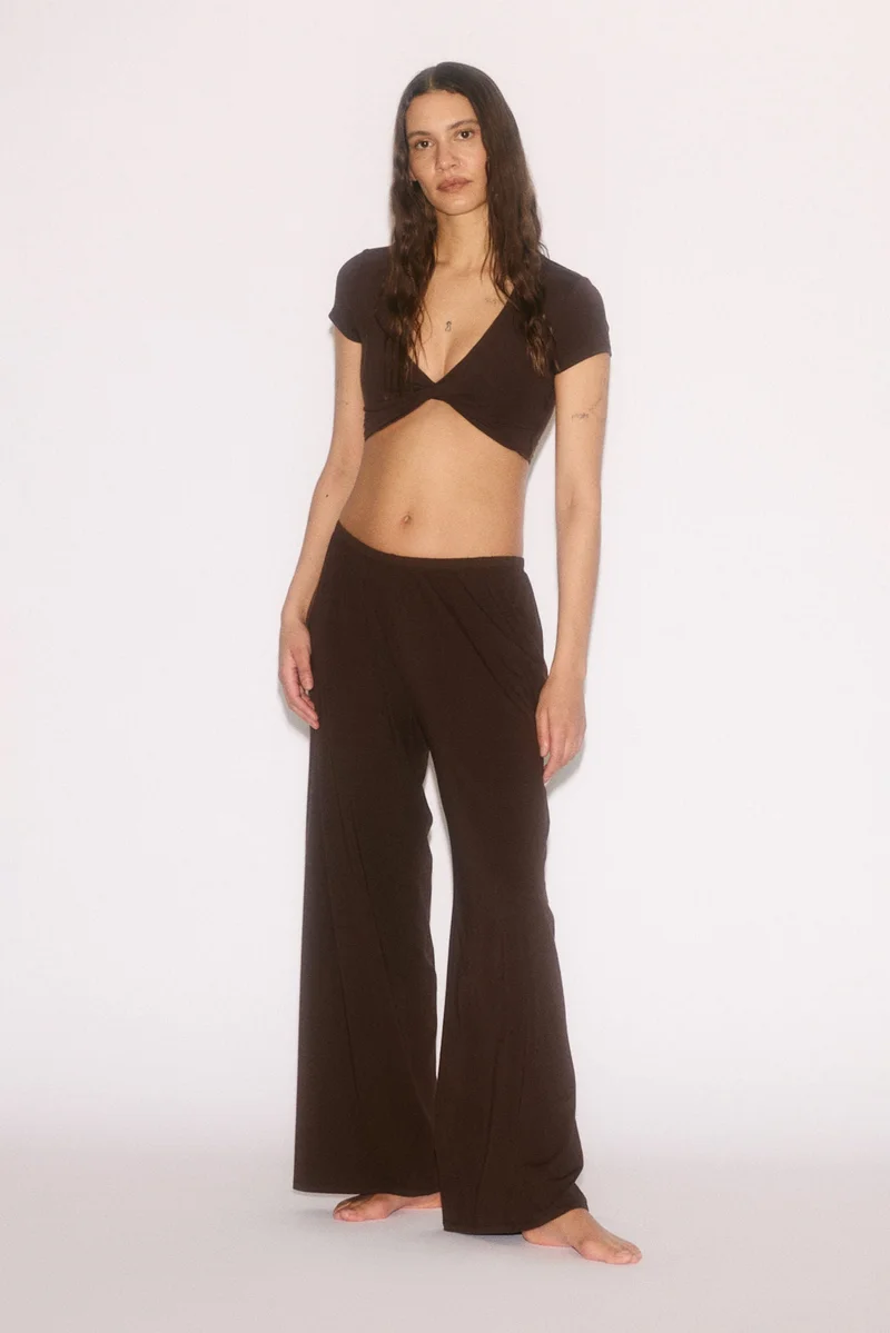 اتش اند ام بنطلون يوجا بقصة أرجل واسعة وقصة مريحة