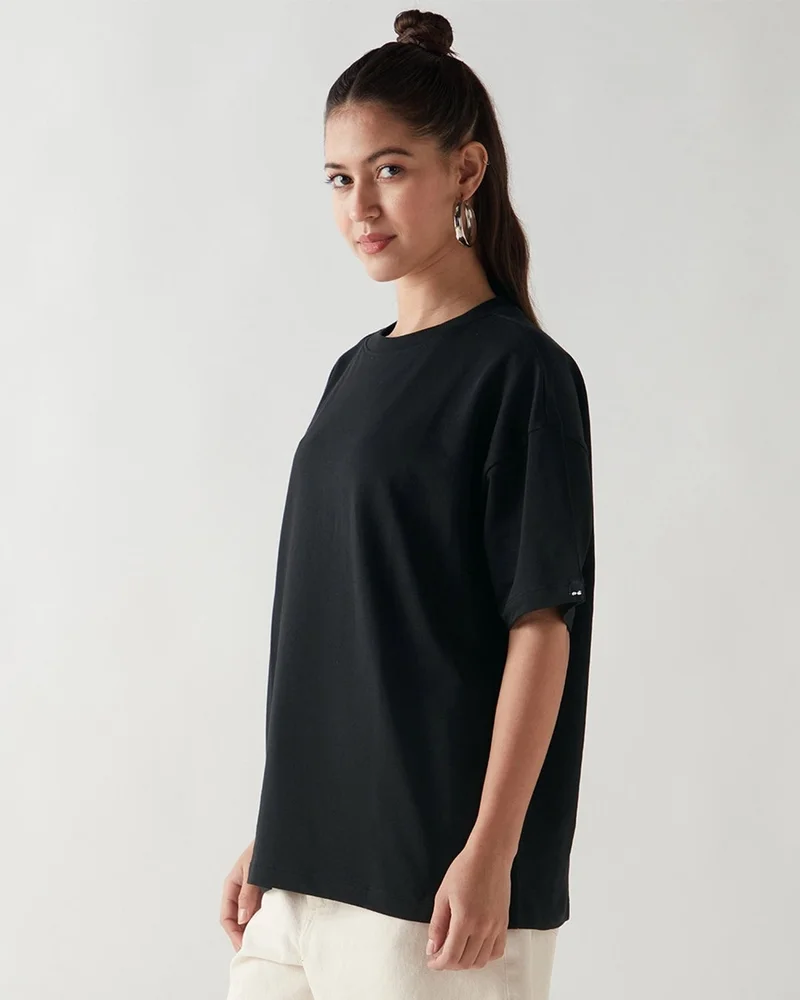 بيواكوف تيشيرت نسائي أسود فاحم كبير الحجم