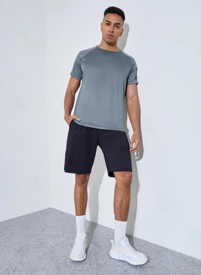 ستايلي اكتيف Grey Solid Raglan Sleeve Running T-Shirt