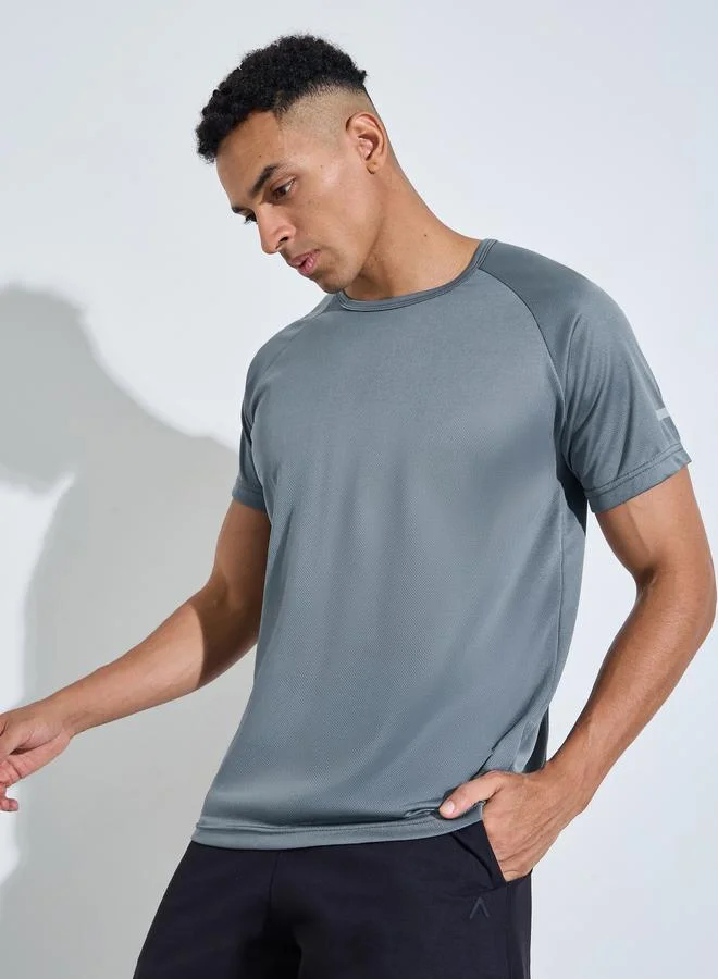 ستايلي اكتيف Grey Solid Raglan Sleeve Running T-Shirt