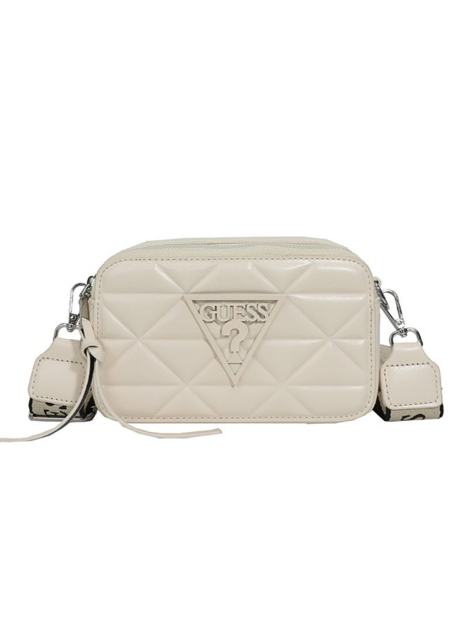 GUESS Women Crossbody Bag,Bag for Women,Shoulder Bag 20*12*7.5cm  - Image 3