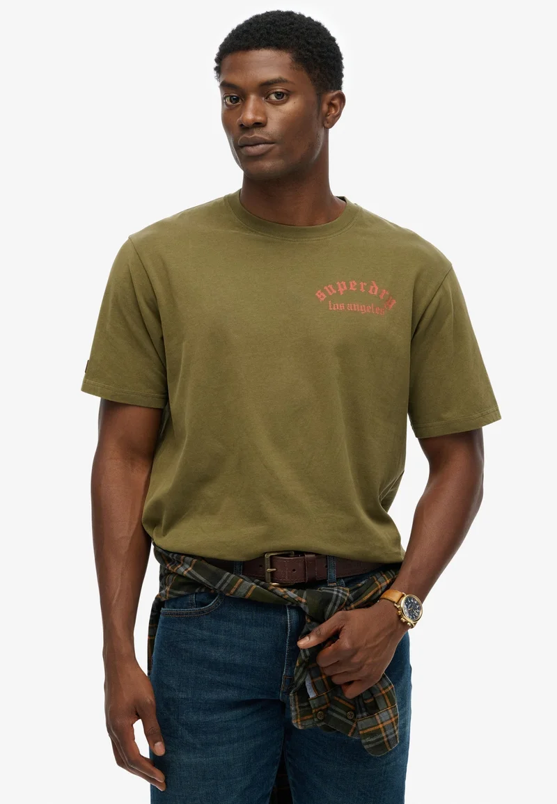 سوبر دراي تيشيرت فضفاض بطبعة وشم