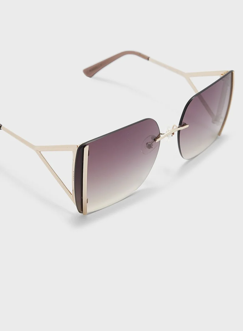 GUESS Oversized Sunglasses