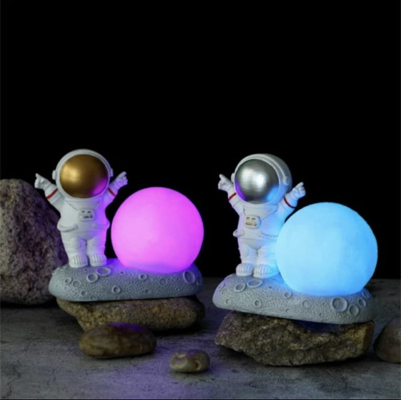 AUGEN Exclusive Astronaut Figurine Lamp Statue for Showpiece Room Decor Home Office Use (12 cm, Gold) (5343), Resin - Image 5