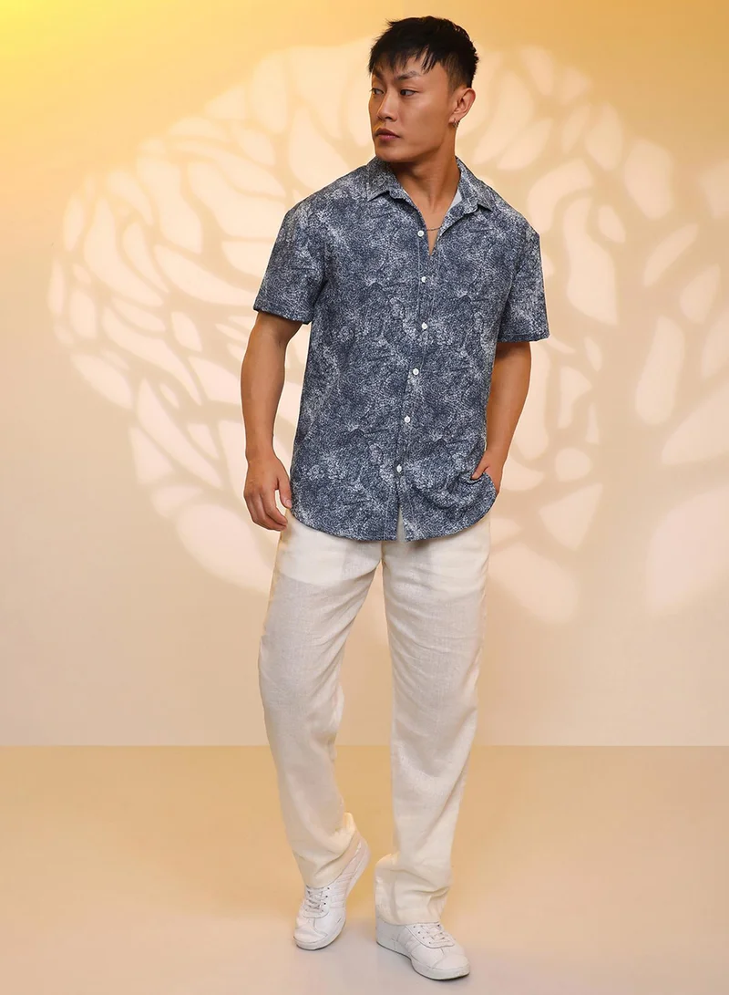Campus Sutra Campus Sutra Men's Navy Blue Contrast Hazy Shirt For Casual Wear | Spread Collar | Short Sleeve | Button Closure | Shirt Crafted With Comfort Fit For Everyday Wear