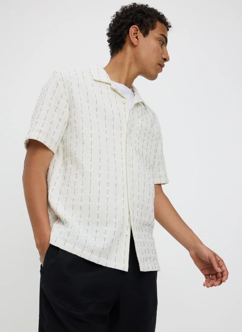 ماتلان Ecru Textured Revere Short Sleeve Shirt