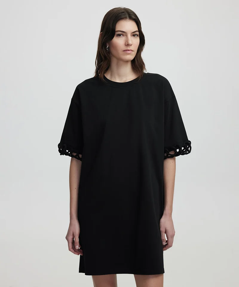 ابيكول Dress With Applique