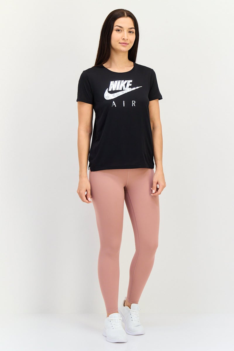 Nike بلوزة تدريبية طويلة الأكمام للنساء بتقنية دري فيت، خوخي - Image 2