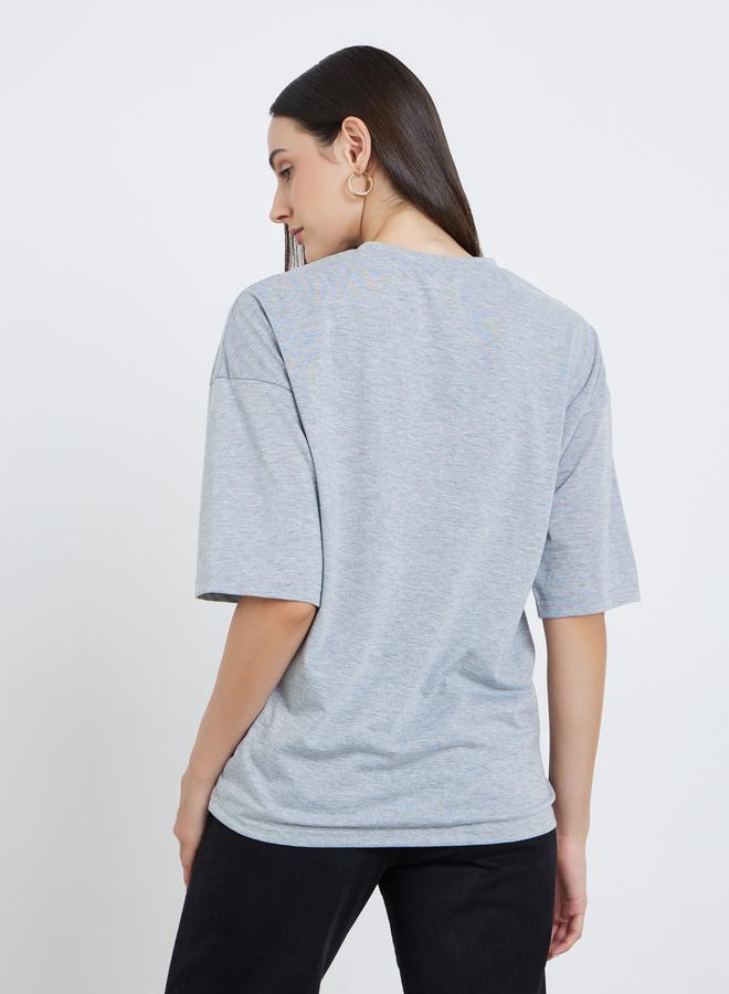 ستايلي تيشيرت نسائي فضفاض بطبعة شعار رمادي - Image 4