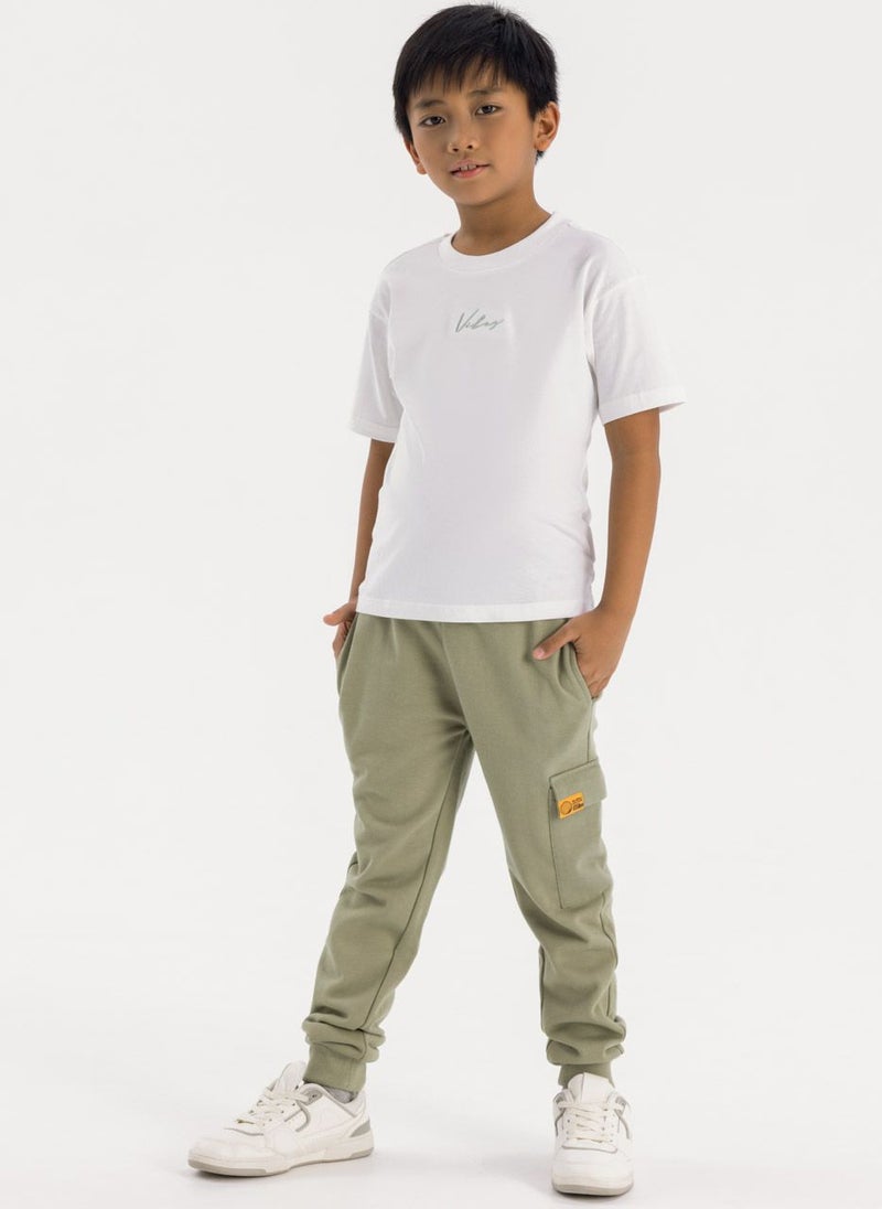 مينوتي طقم ولادي من قطعتين: تيشيرت قطني مطبوع وبنطال رياضي - Image 1