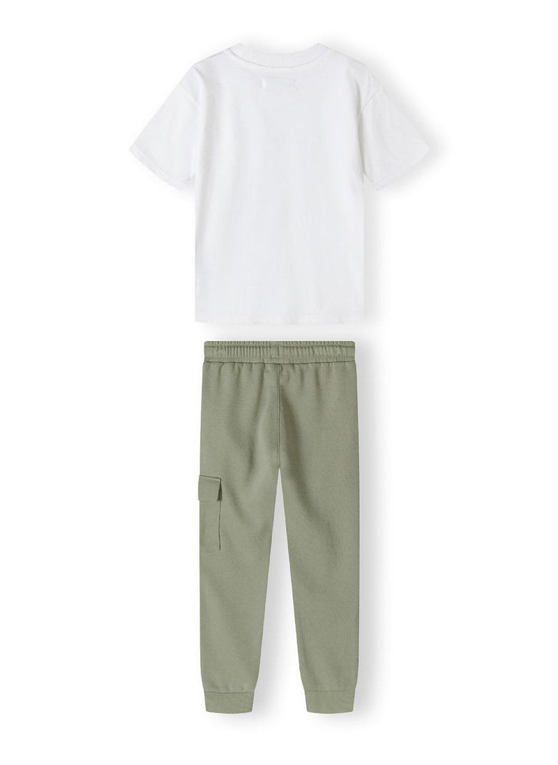 مينوتي طقم ولادي من قطعتين: تيشيرت قطني مطبوع وبنطال رياضي - Image 3