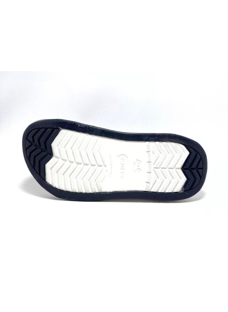 Crocs are comfortable - Image 3