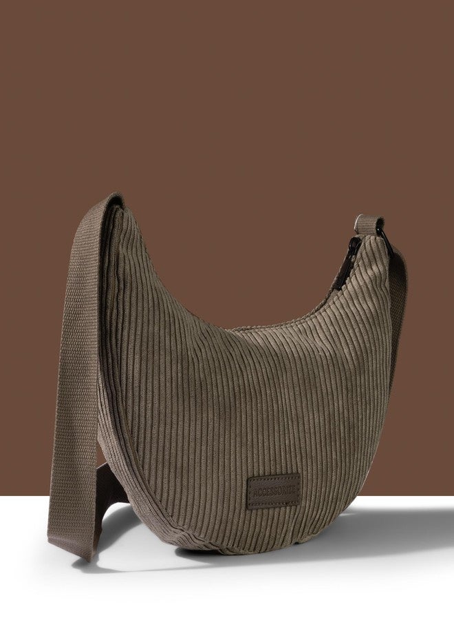 أكسيسورايز حقيبة كتف نسائية من أكسسورايز لندن، لون كاكي، بتصميم أنيق | حقيبة كتف نسائية بحزام قابل للتعديل | حقيبة كتف واسعة للنساء - Image 3