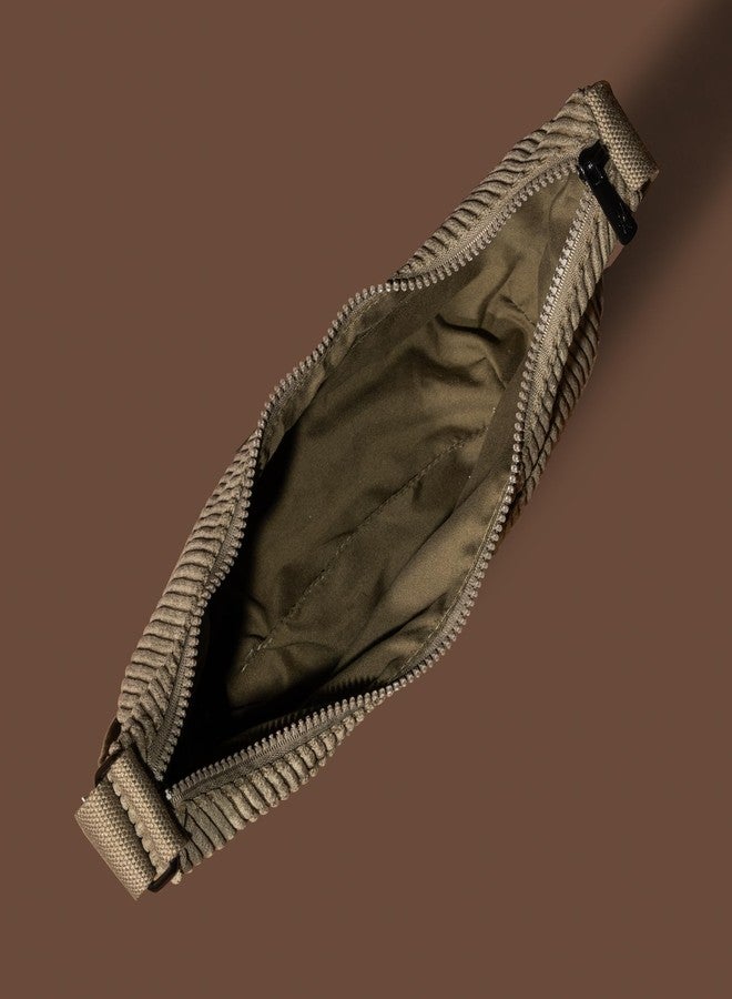 أكسيسورايز حقيبة كتف نسائية من أكسسورايز لندن، لون كاكي، بتصميم أنيق | حقيبة كتف نسائية بحزام قابل للتعديل | حقيبة كتف واسعة للنساء - Image 5