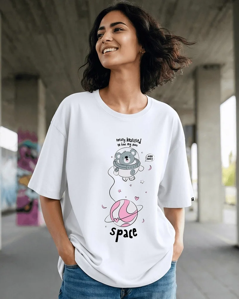 بيواكوف تيشيرت نسائي أبيض مطبوع برسومات   بقصة واسعة