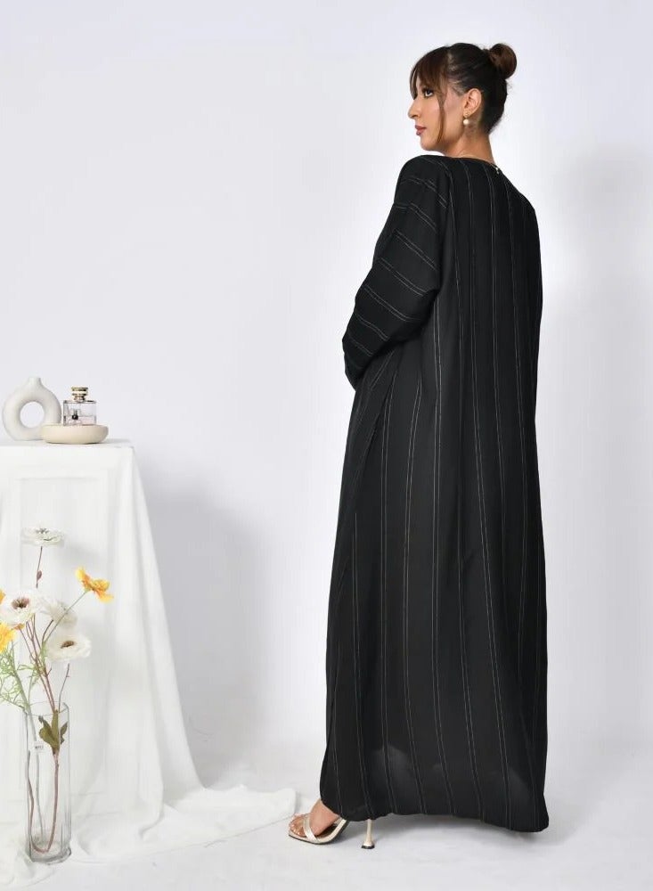 beyond abaya Black half-cloche abaya with embroidery all over the abaya - Image 4
