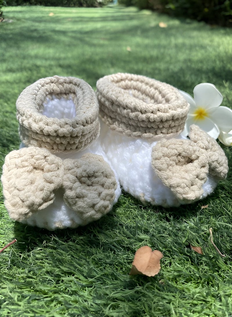 Braidise Creations Braided Baby Booties White and brown with bow 4 inch sole for new born, 2 to 6 months baby feet - Image 4
