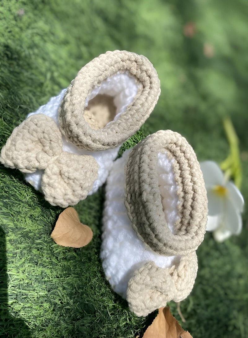 Braidise Creations Braided Baby Booties White and brown with bow 4 inch sole for new born, 2 to 6 months baby feet - Image 5