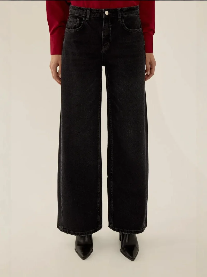 زوبعة جينز واسع الساق مطرز بتأثير مغسول