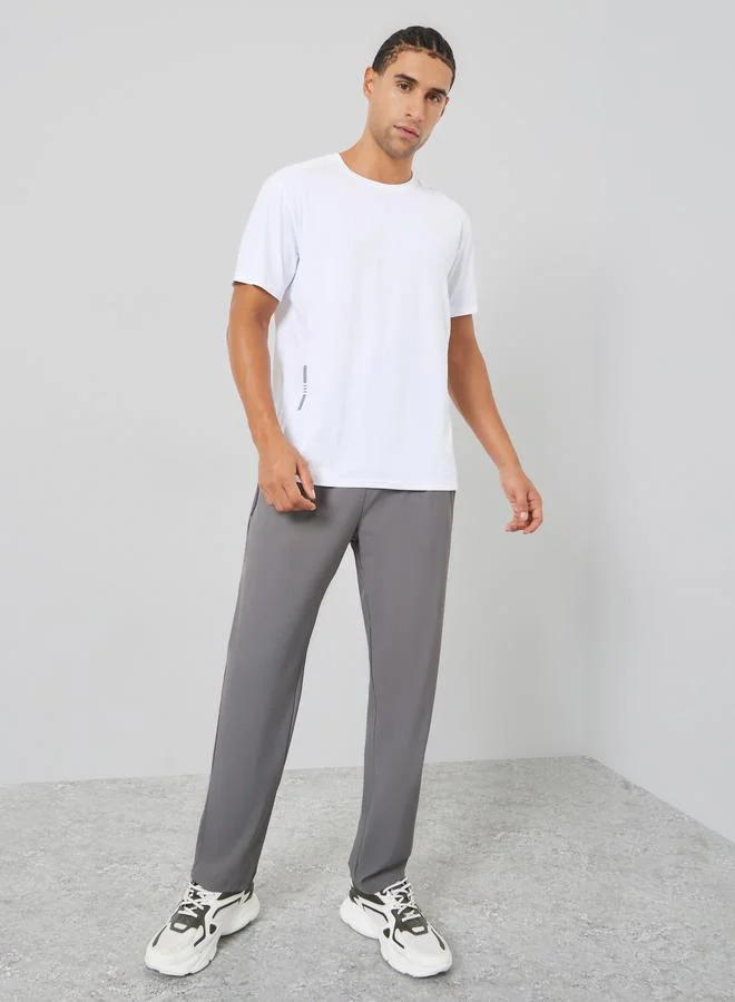 ستايلي اكتيف تيشيرت رياضي بقصة عادية سريع الجفاف بنسيج مميز