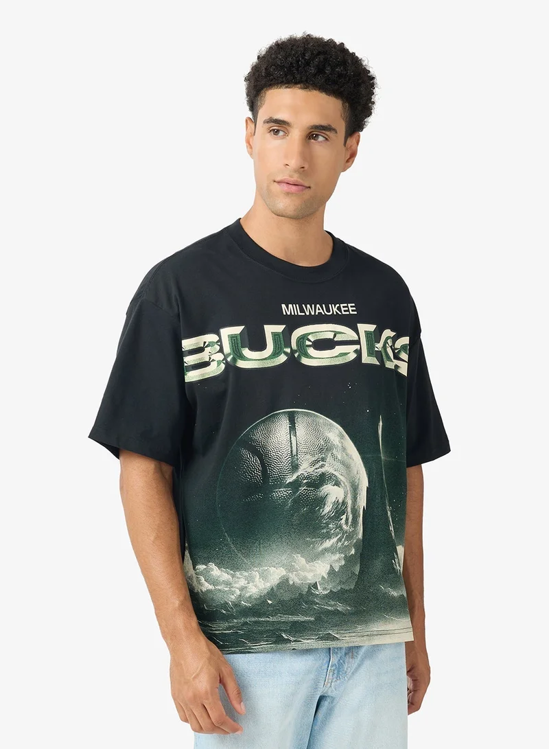 Nike Milwaukee Bucks Courtside Ogc Boxy T-Shirt