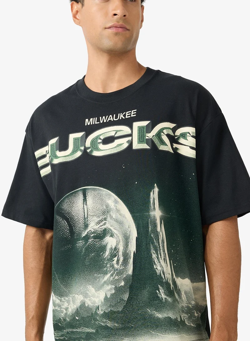 Nike Milwaukee Bucks Courtside Ogc Boxy T-Shirt