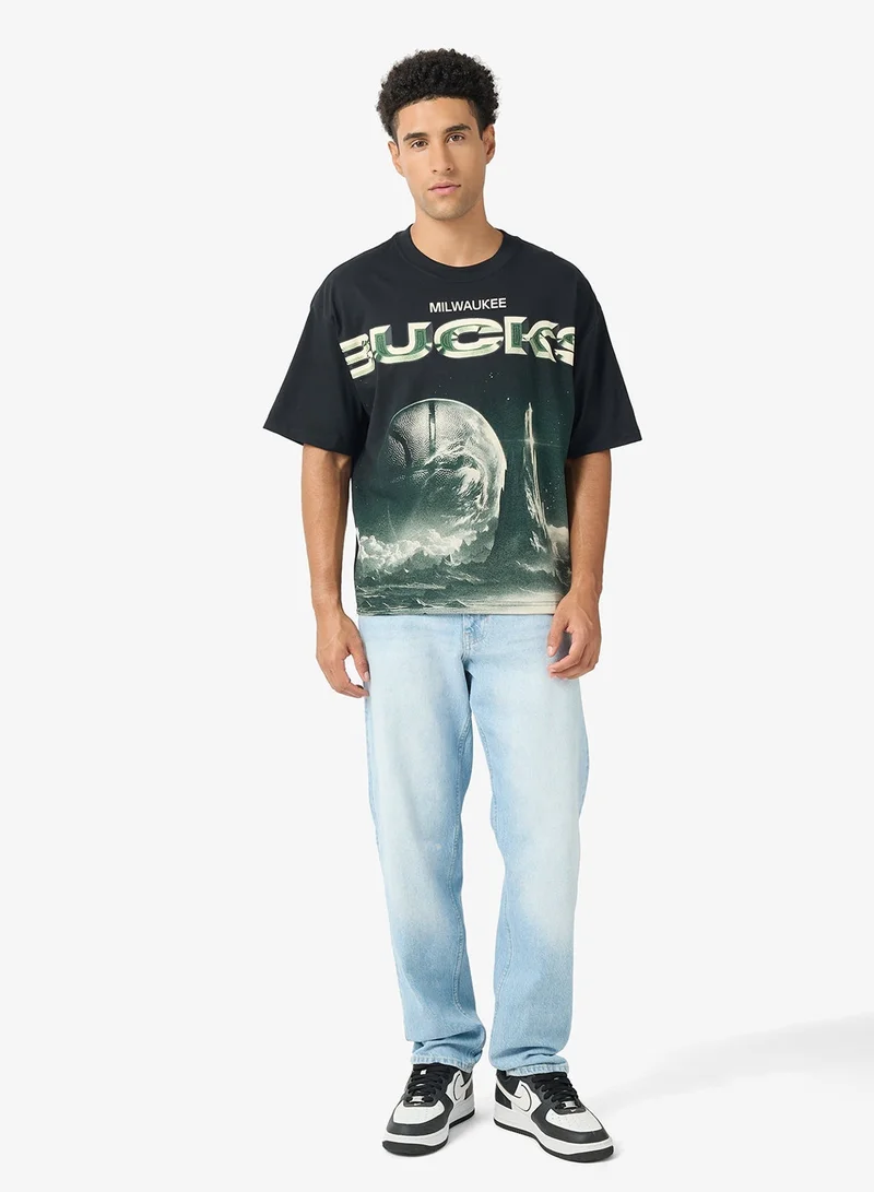 Nike Milwaukee Bucks Courtside Ogc Boxy T-Shirt