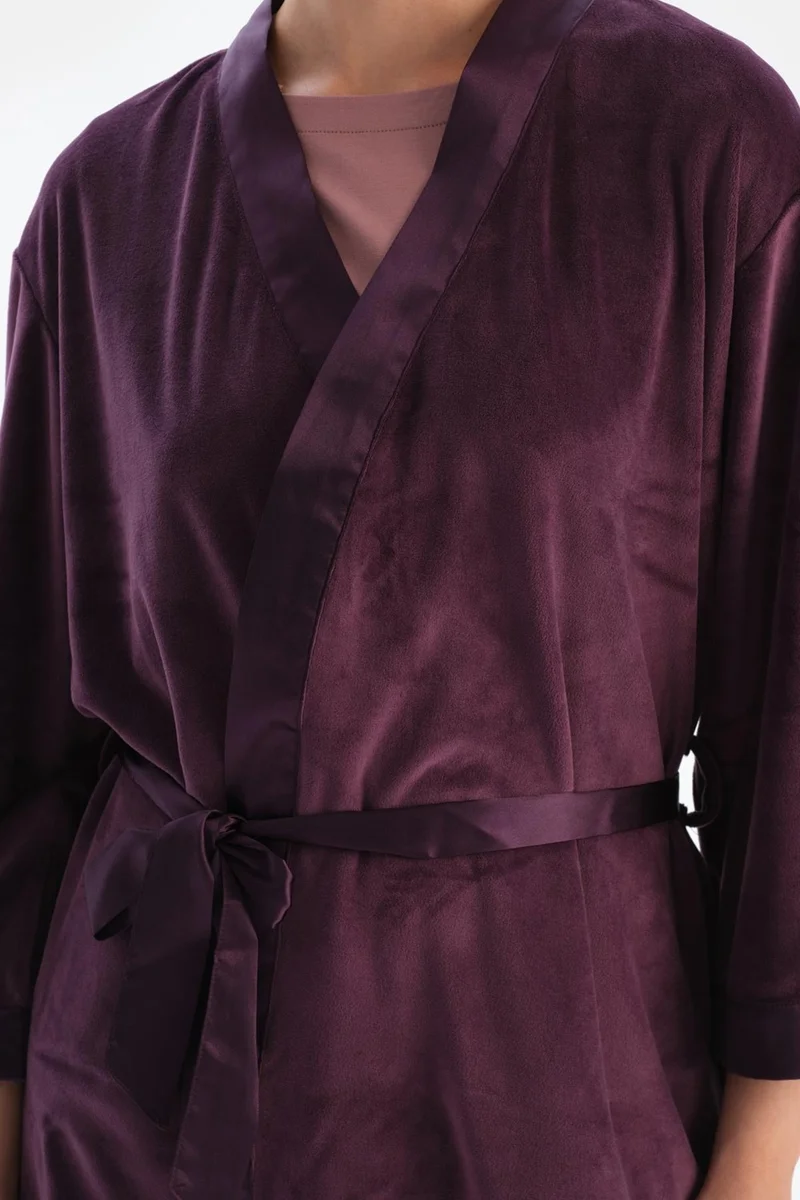 داجي Plum Satin Garnish Velvet Dressing Gown