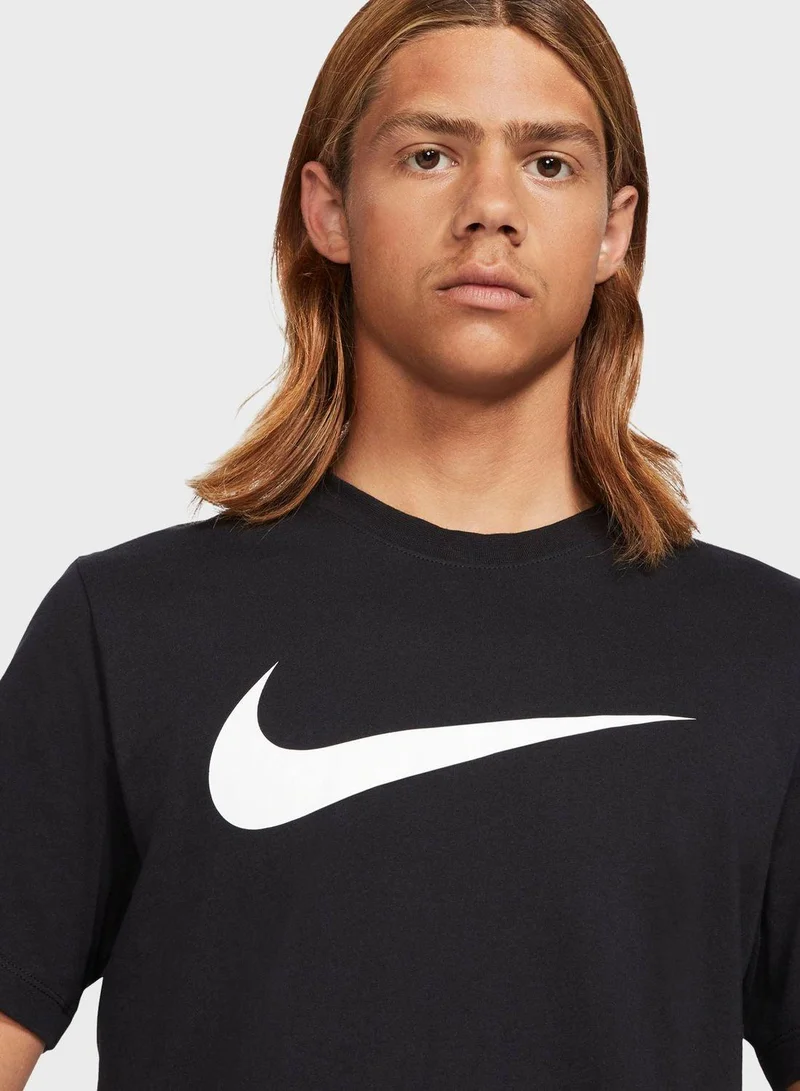 Nike Men's Sportswear Swoosh T-Shirt