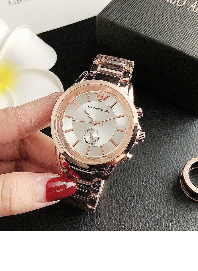 ساعة جورجيو أرماني الفاخرة للجنسين من الذهب الوردي عيار 18 قيراطًا.