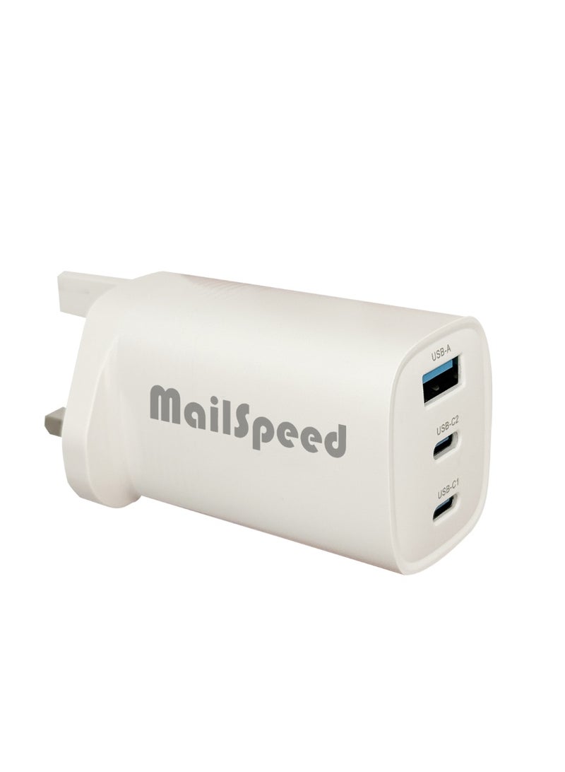 ميل سبيد شاحن باور بورت III مربع من نوع USB C سريع  بقدرة 67 وات ومقبس لأجهزة آيفون 17 و12 ميني و12 برو ماكس و11 وجالاكسي وبكسل 4/3 وآي باد برو والمزيد.. وجميع الاجهزة 3 منافذ . 2 تايب سي  . و واحد يو اس بي سريع - Image 1