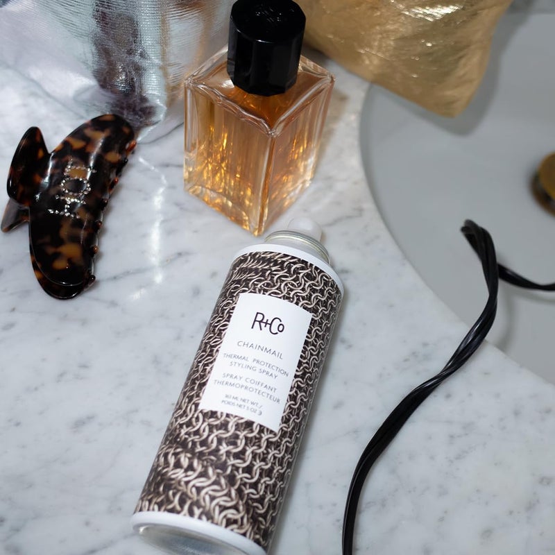 R+Co ر + كو رذاذ حماية الشعر من الحرارة بشبكة السلسلة | حماية حرارية + ثبات مرن + لمعان حريري | نباتي + خالي من التجارب على الحيوانات | 5 أونصات - Image 4
