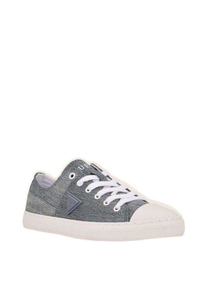 GUESS جيس للنساء حذاء رياضي برانزي، جينز أزرق، 5.5 - Image 1